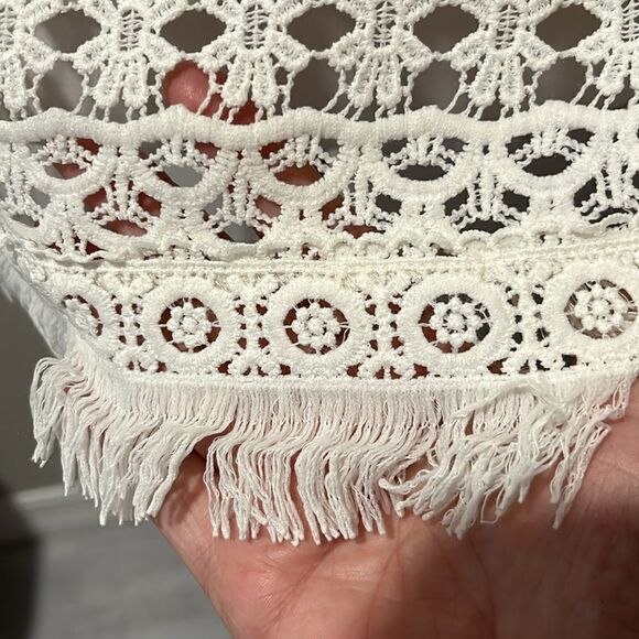 Skye’s the Limit Crocheted Lace Lined Bodice Sleeveless Top Line Bodice Fringed - Picture 5 of 12